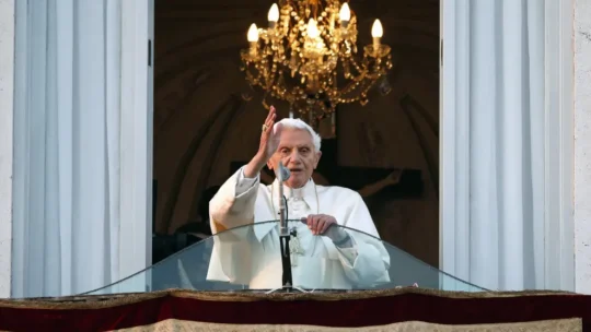 La hermosa oración de Benedicto XVI a María