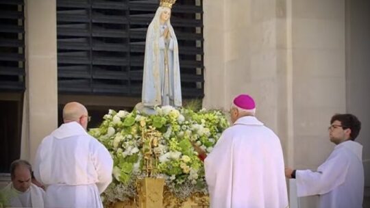 Pontificado de León XIV, consagrado a María Santísima