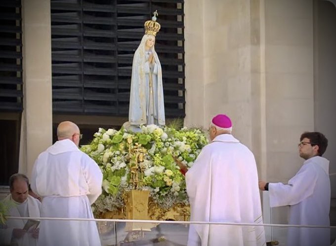 Pontificado de León XIV, consagrado a María Santísima