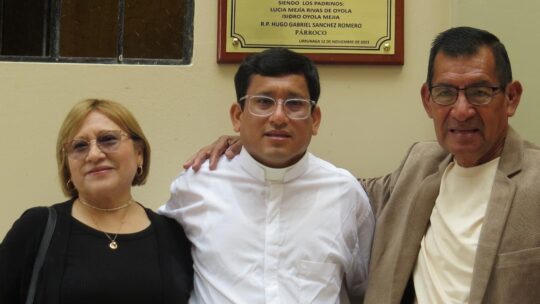 Padre Hugo Gabriel Sánchez, Medjugoriano y el Papa León XIV